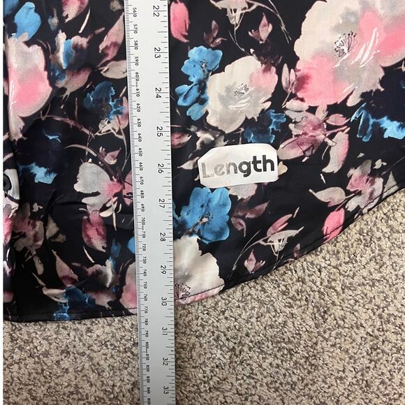 Torrid Womens 3X Feminine Romantic Gothic Whimsigoth Floral Satin Button Blouse - Picture 12 of 12